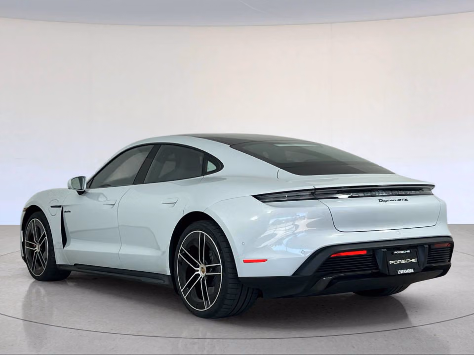 2026 Porsche Taycan GTS - Photo 19