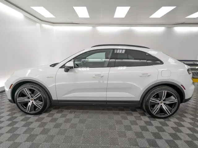 2025 Porsche Macan Base - Photo 14