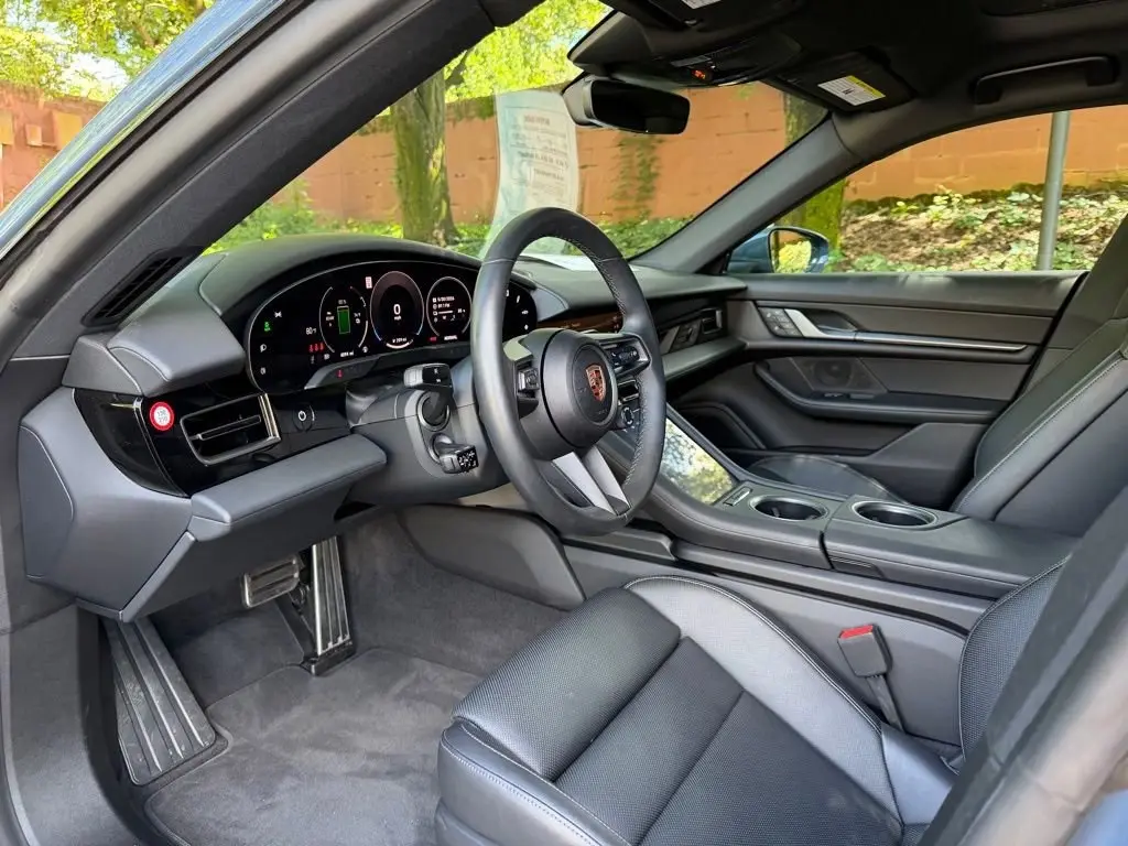 2025 Porsche Taycan Base - Photo 32