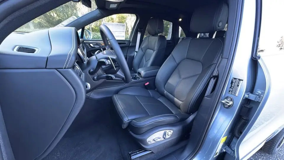 2026 Porsche Macan - Photo 39