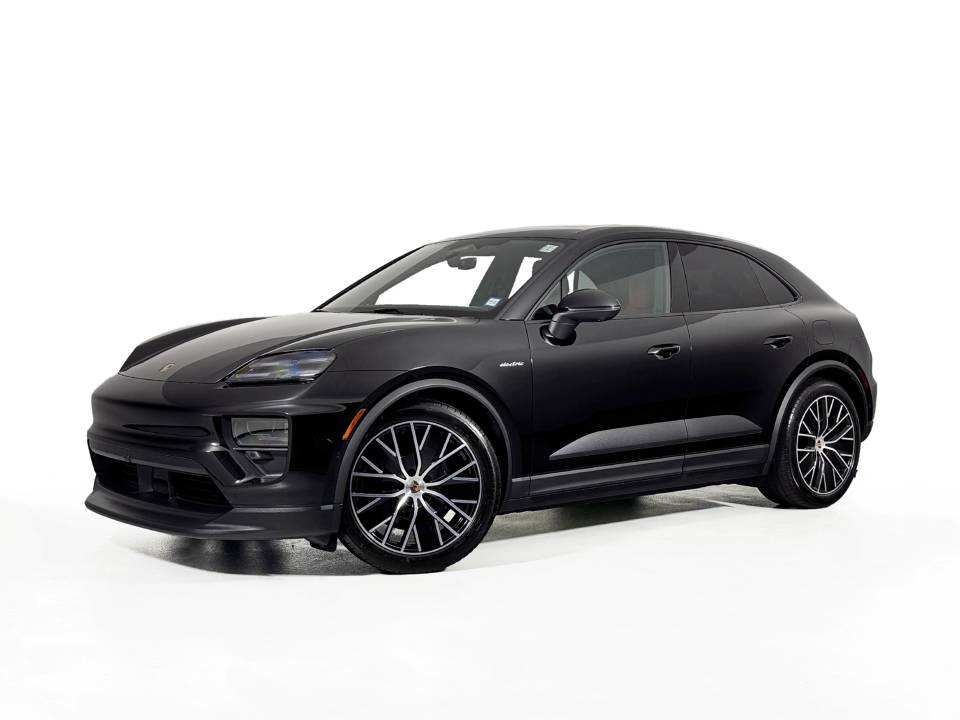 2026 Porsche Macan Base