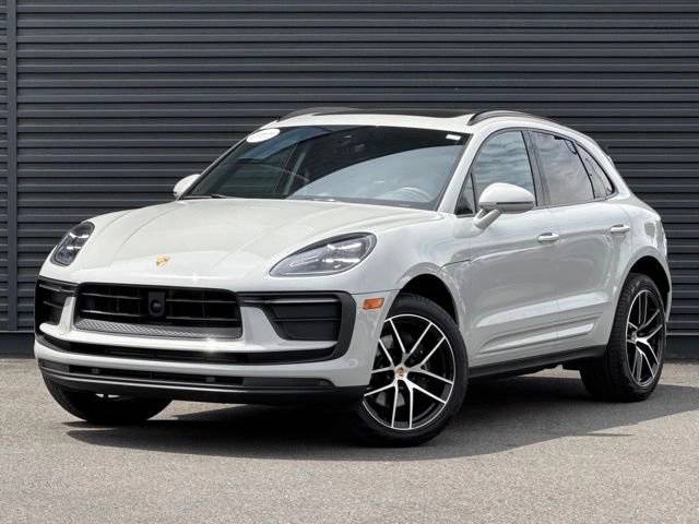 2025 Porsche Macan's photo