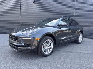 2025 Porsche Macan's photo