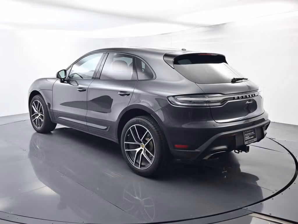 2025 Porsche Macan T - Photo 20