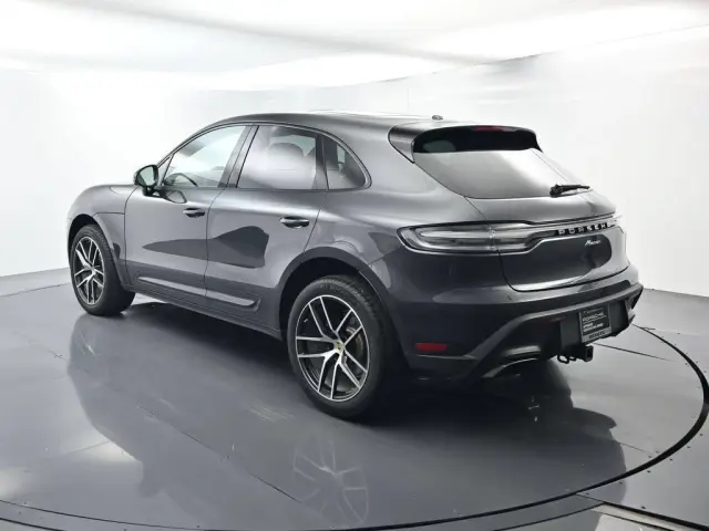 2025 Porsche Macan T - Photo 22