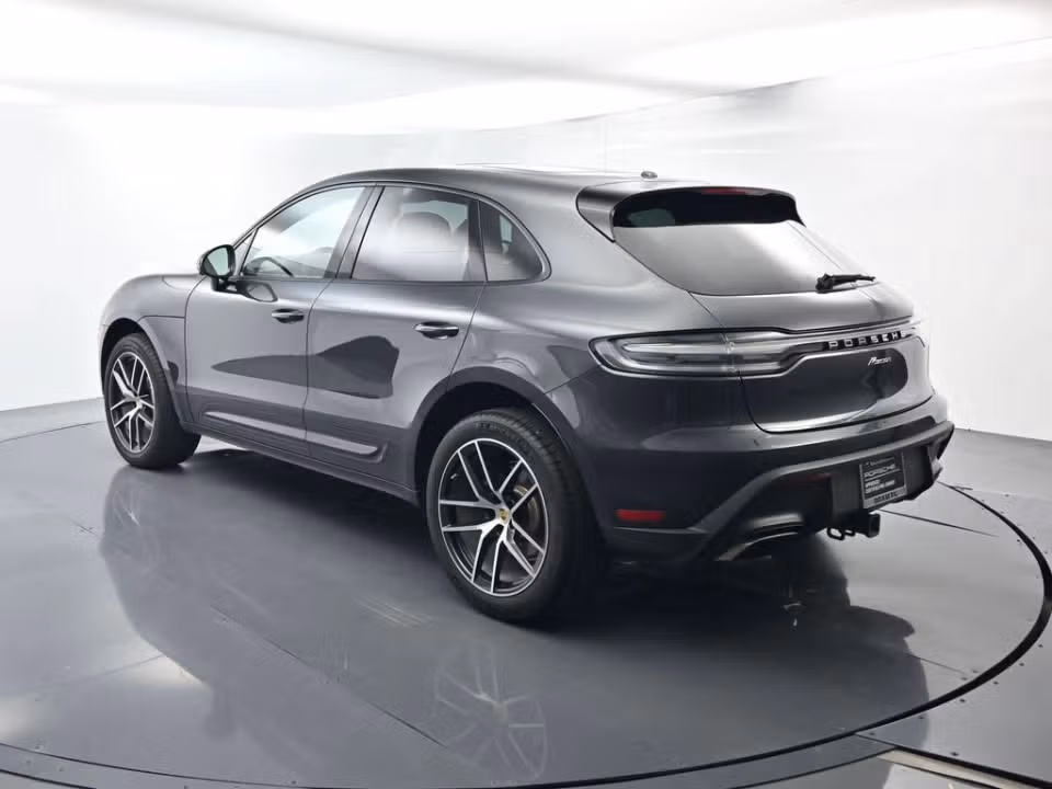 2025 Porsche Macan T - Photo 19