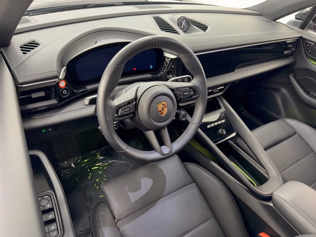 2025 Porsche Macan S - Photo 28