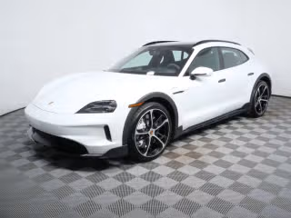 2025 Porsche Taycan 4S Cross Turismo's photo