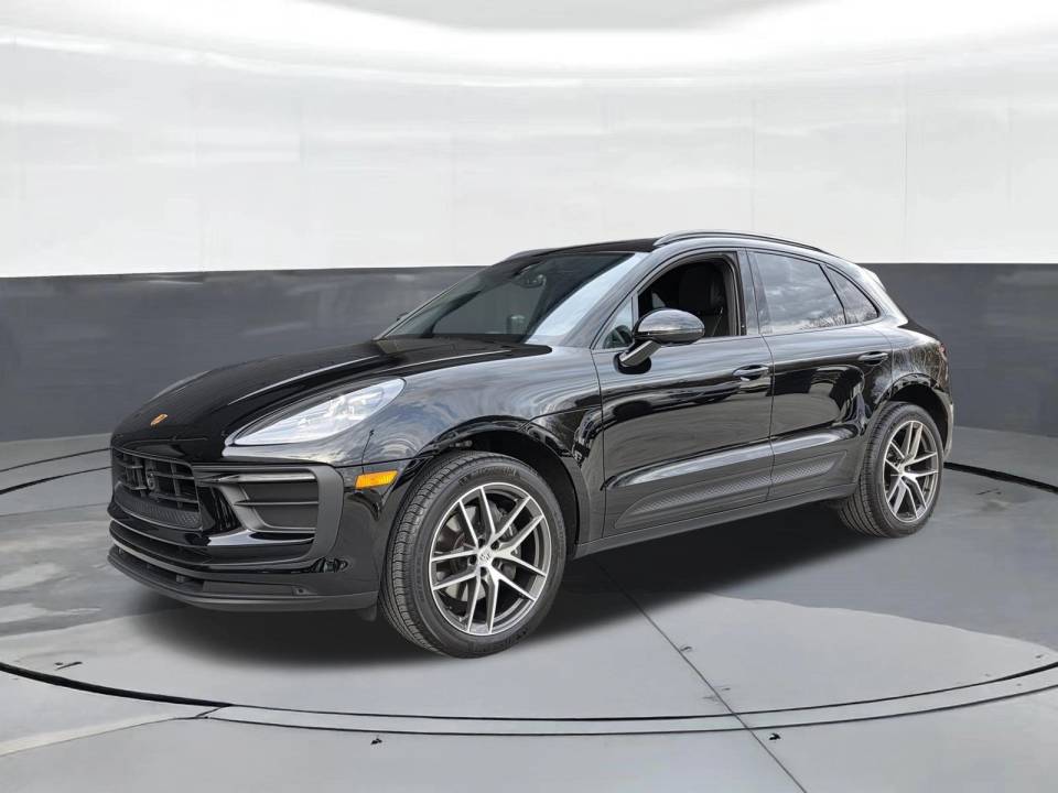2025 Porsche Macan Base