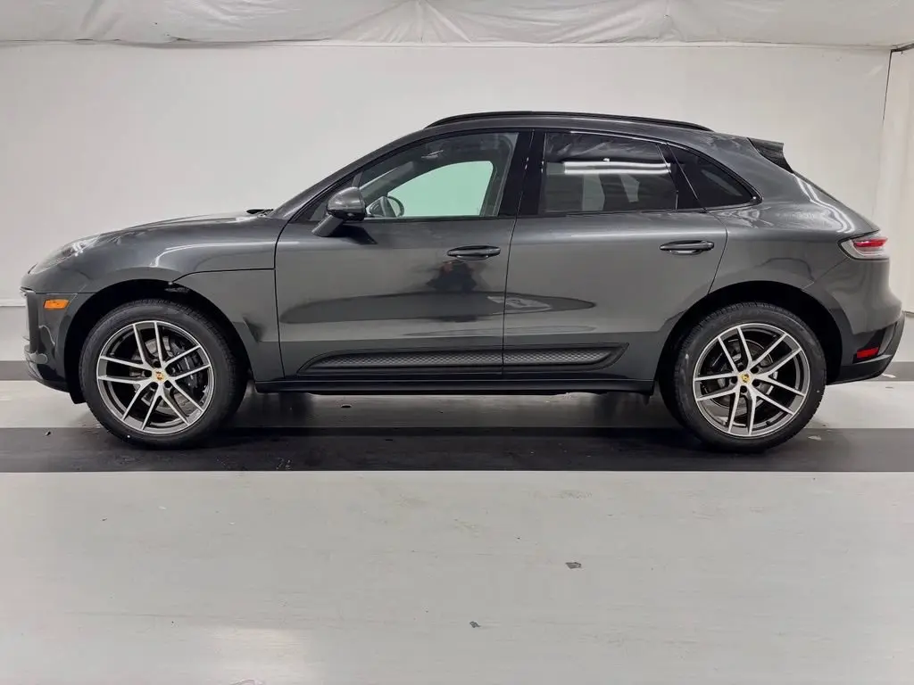 2026 Porsche Macan T - Photo 40