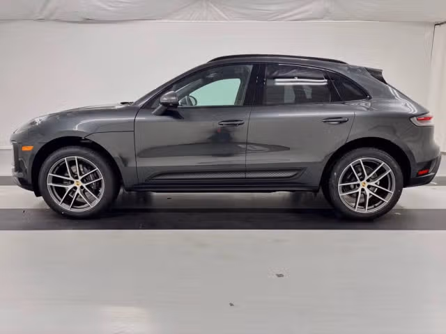 2026 Porsche Macan T - Photo 34