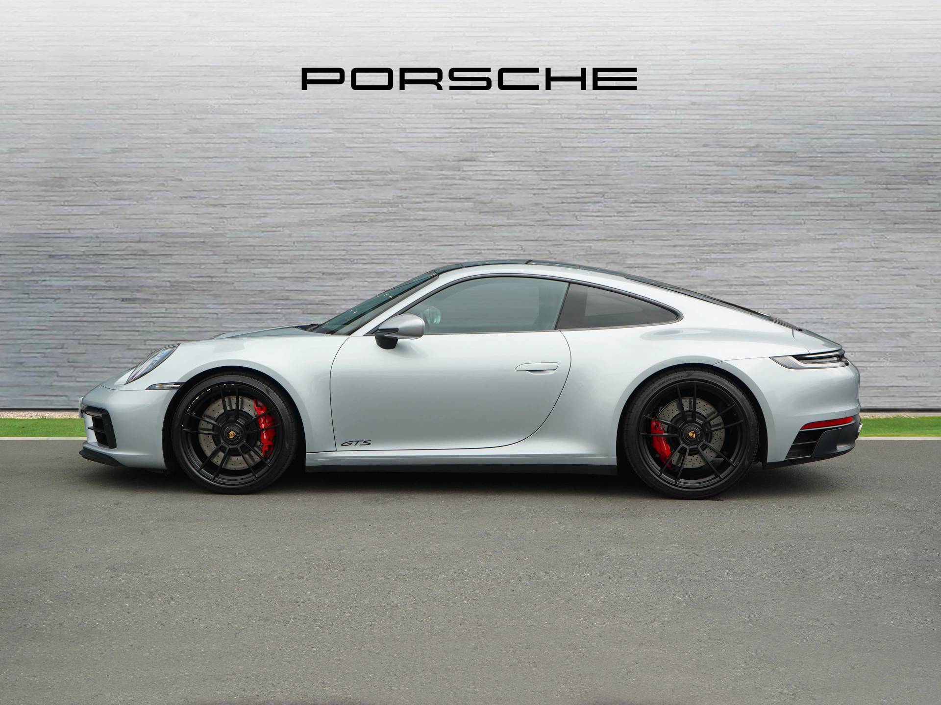 911 Carrera 4 GTS, photo 2 of 45