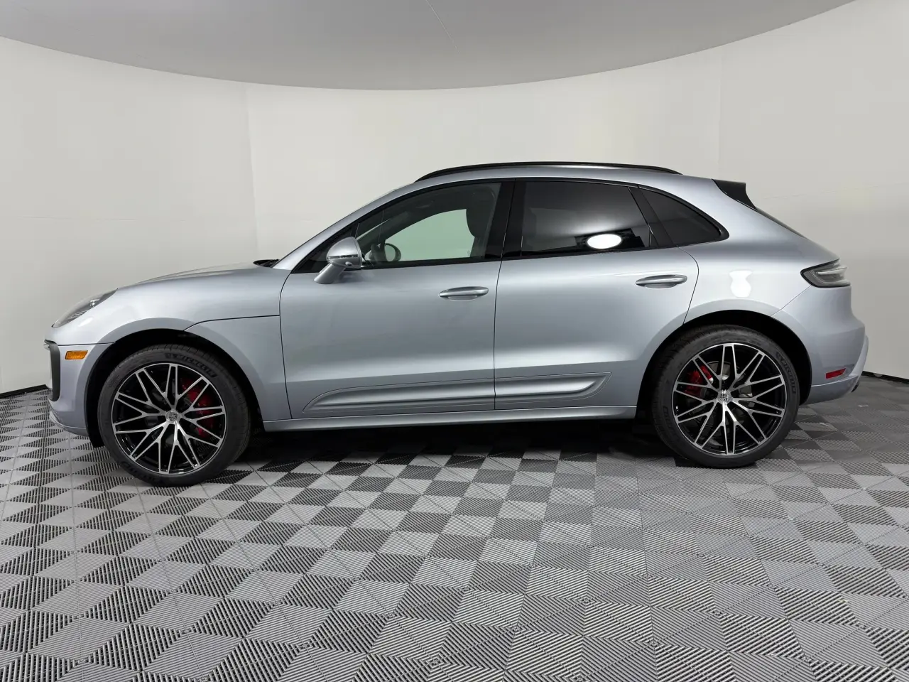 2026 Porsche Macan S - Photo 16