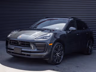 2023 Porsche Macan's photo