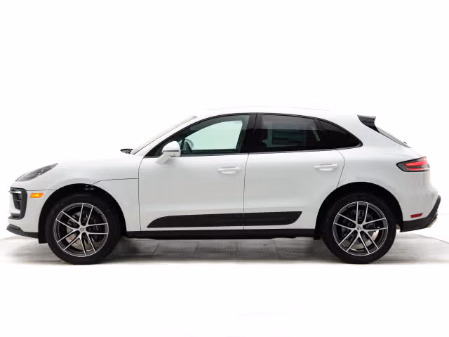 2025 Porsche Macan - Photo 10