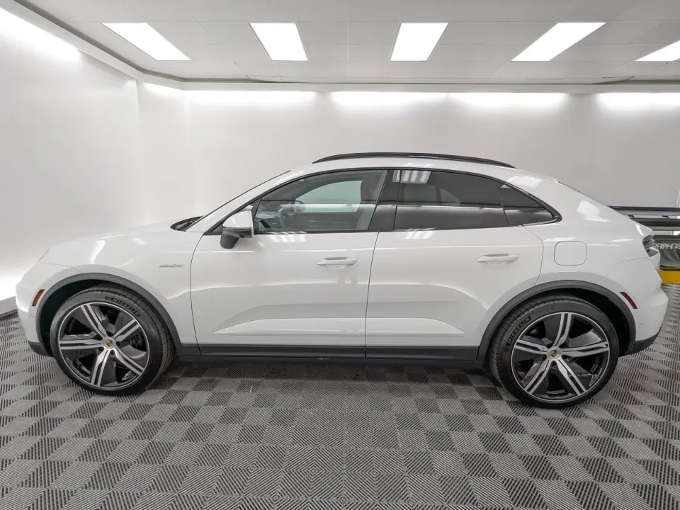 2025 Porsche Macan Base - Photo 15