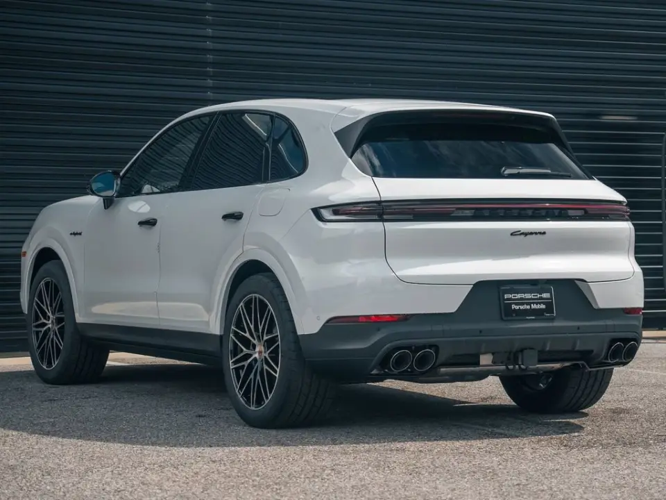 2025 Porsche Cayenne E-Hybrid - Photo 23