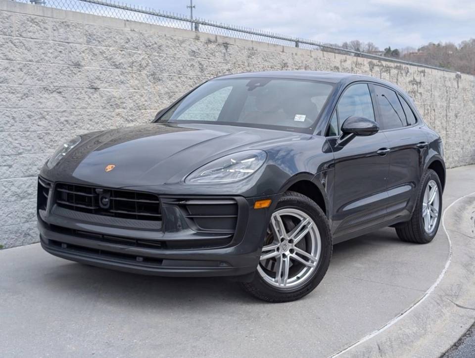2022 Porsche Macan Base
