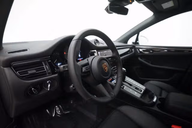 2026 Porsche Macan S - Photo 34