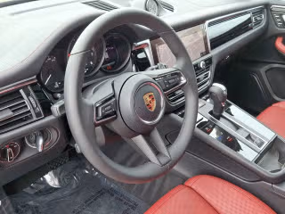 2026 Porsche Macan Base - Photo 25