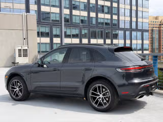 2026 Porsche Macan - Photo 17