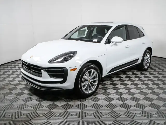 2026 Porsche Macan T - Photo 6