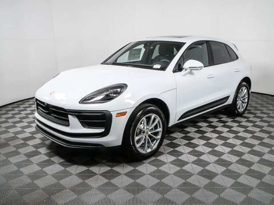2026 Porsche Macan T - Photo 7