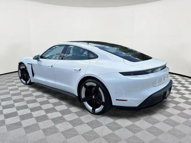 2025 Porsche Taycan 22