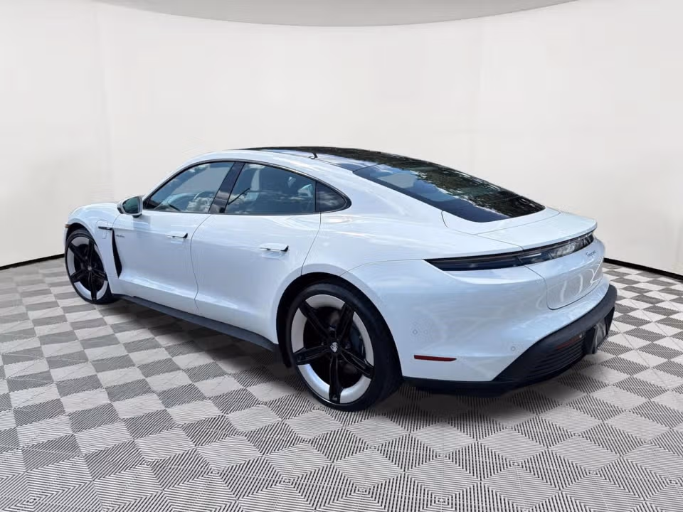 2025 Porsche Taycan 19