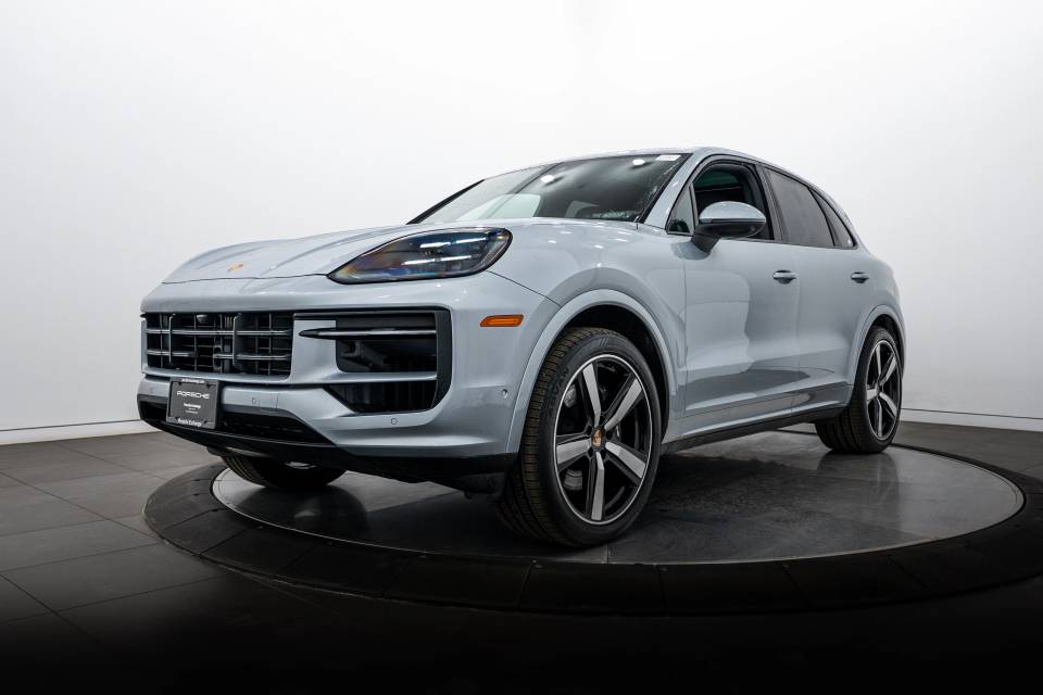2025 Porsche Cayenne Base