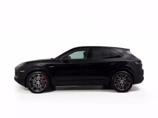 2026 Porsche Cayenne S E-Hybrid - Photo 9