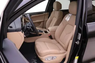 2026 Porsche Macan T - Photo 37