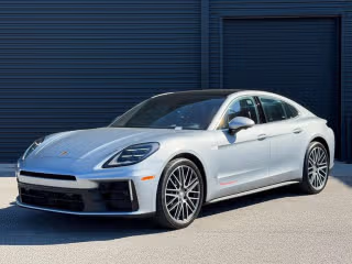 2026 Porsche Panamera 4's photo