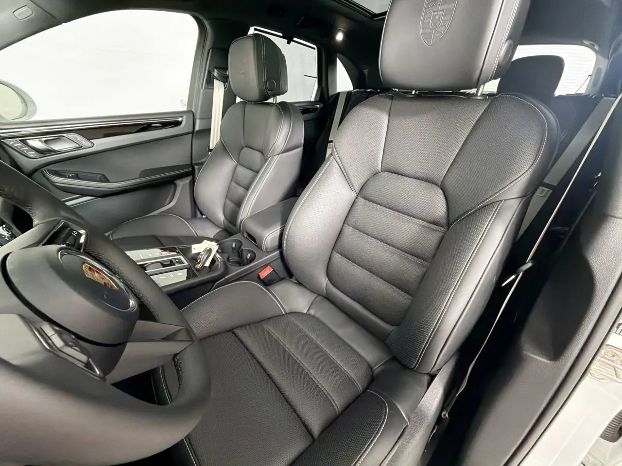 2025 Porsche Macan S - Photo 40