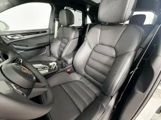 2025 Porsche Macan S - Photo 37