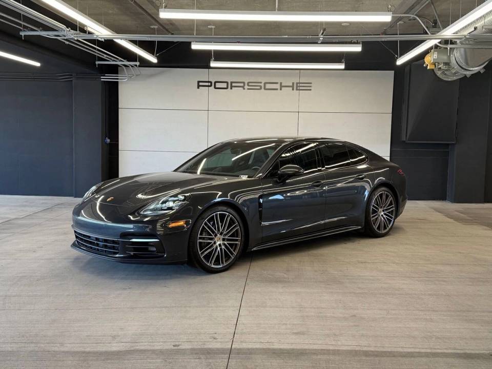 2018 Porsche Panamera 4S