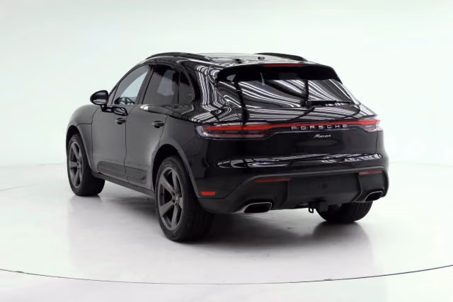 2026 Porsche Macan T - Photo 18
