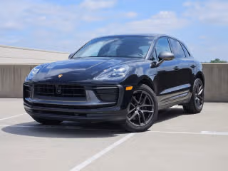 2023 Porsche Macan T's photo