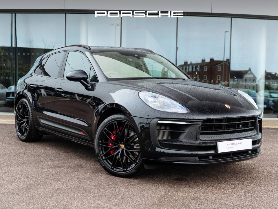 2024 PORSCHE MACAN