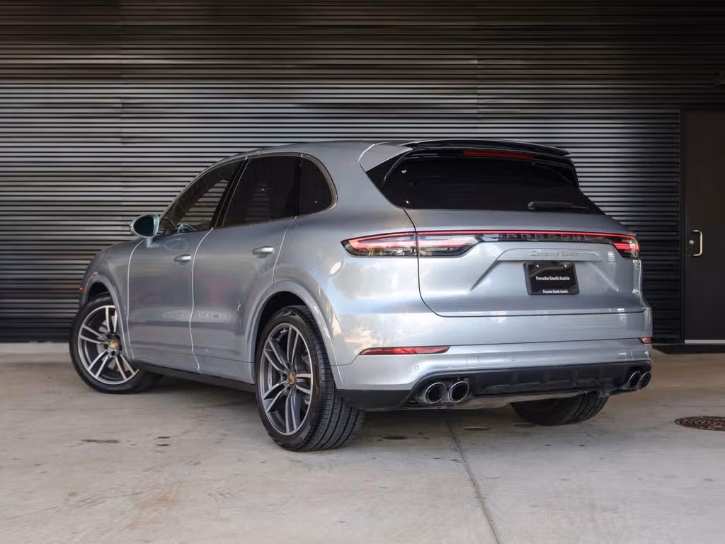 2022 Porsche Cayenne Turbo - Photo 20