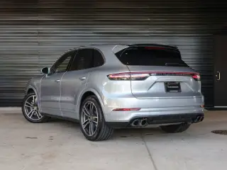 2022 Porsche Cayenne Turbo - Photo 21