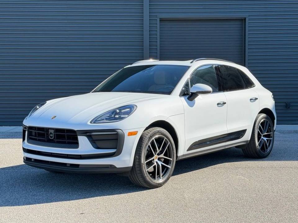 2023 Porsche Macan Base