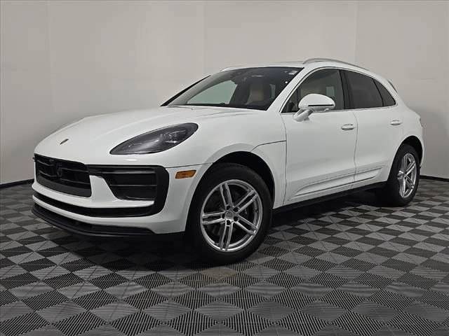2025 Porsche Macan Base