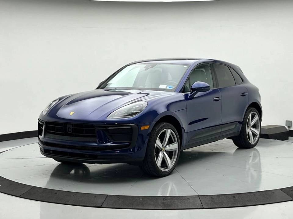 2025 Porsche Macan Base