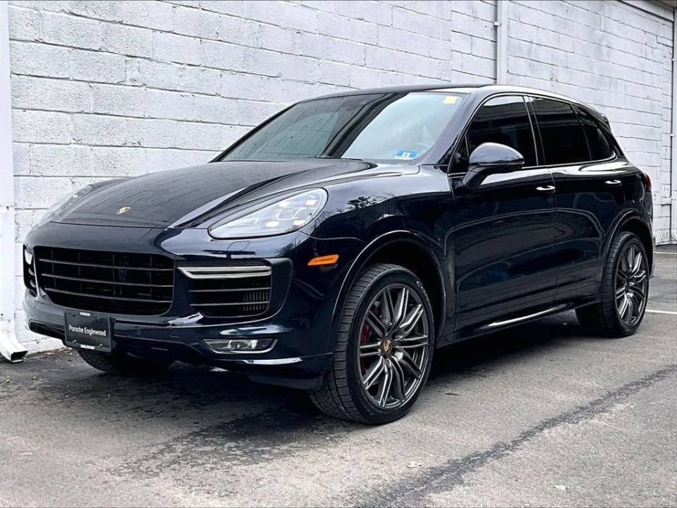 2017 Porsche Cayenne GTS