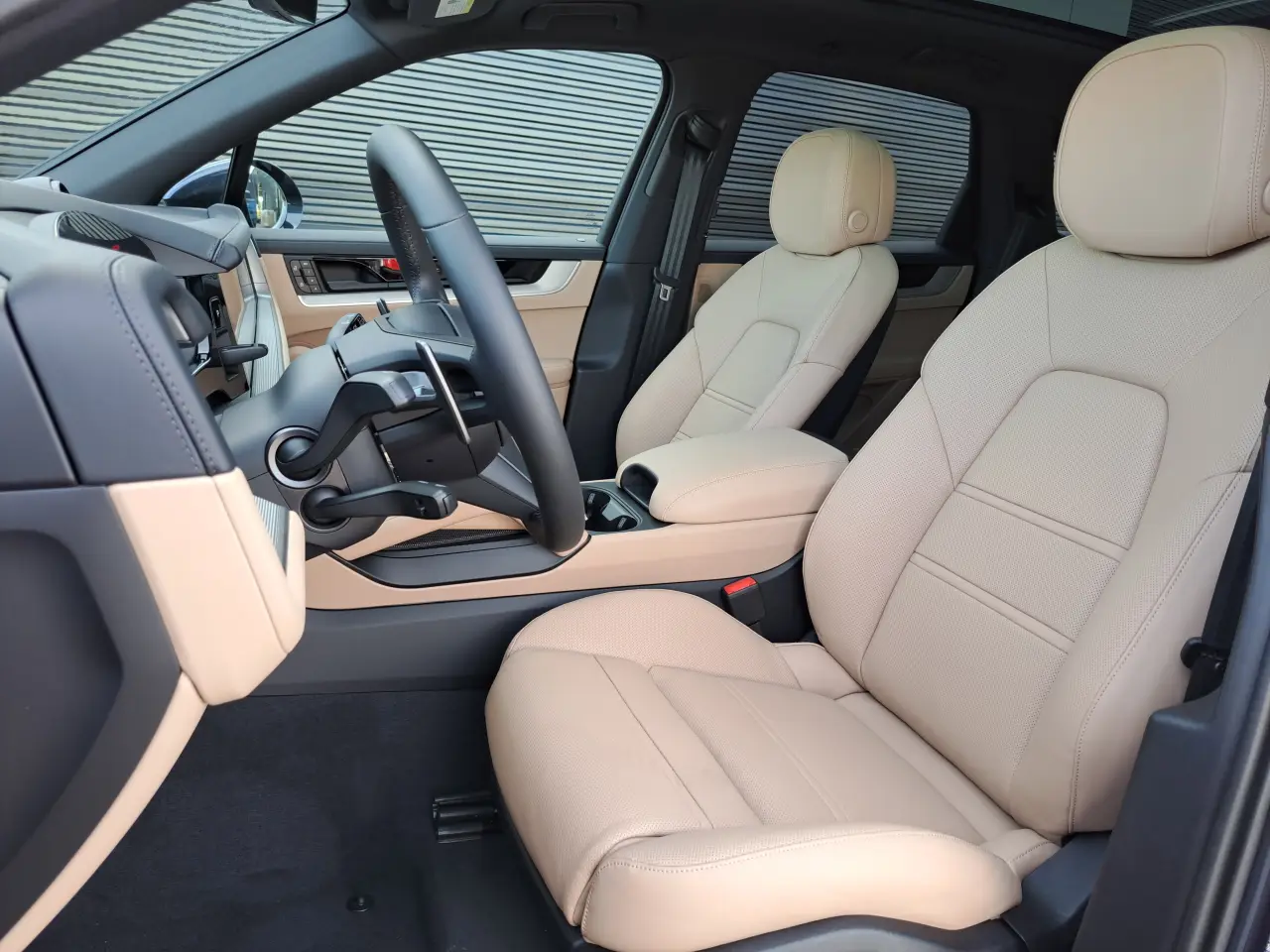 2026 Porsche Cayenne S E-Hybrid - Photo 40