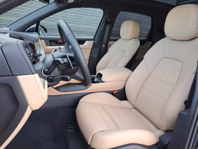 2026 Porsche Cayenne S E-Hybrid - Photo 34