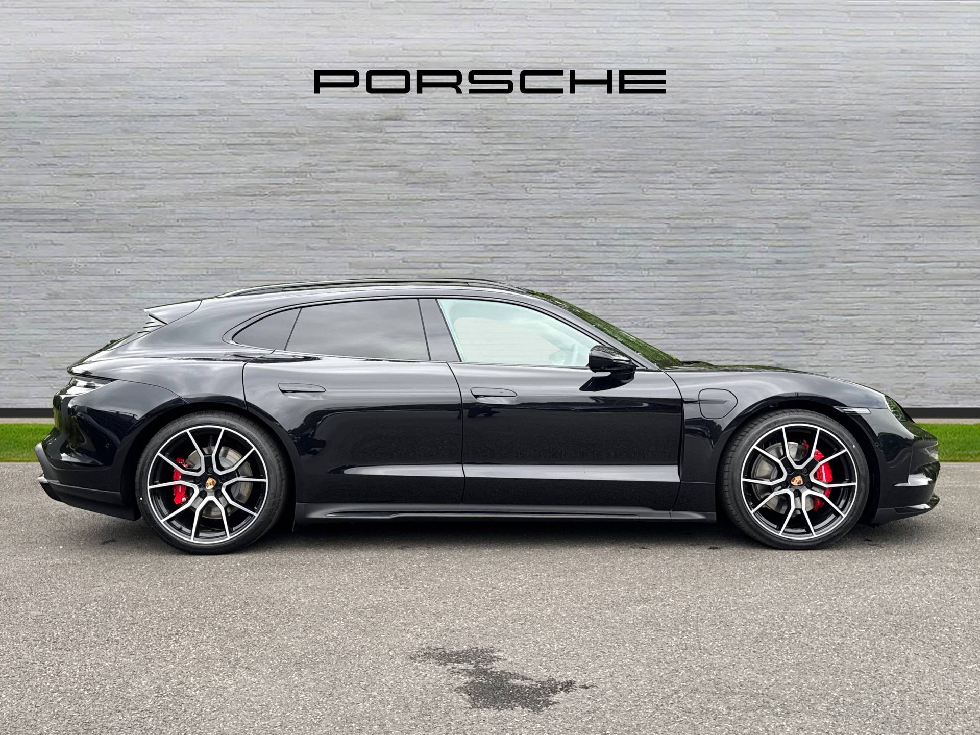 Taycan 4S Sport Turismo, photo 2 of 38