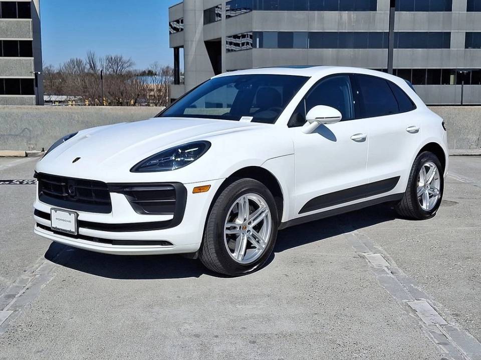 2023 Porsche Macan Base