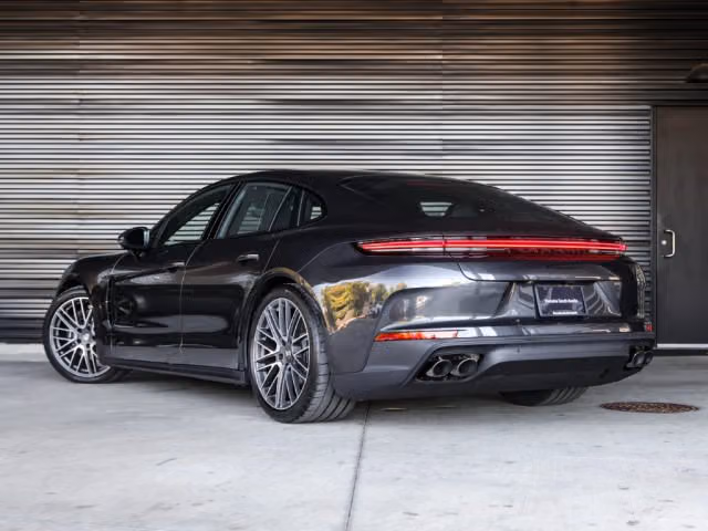 2026 Porsche Panamera Base - Photo 18